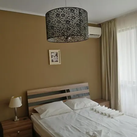 Golden Line Aparthotel *