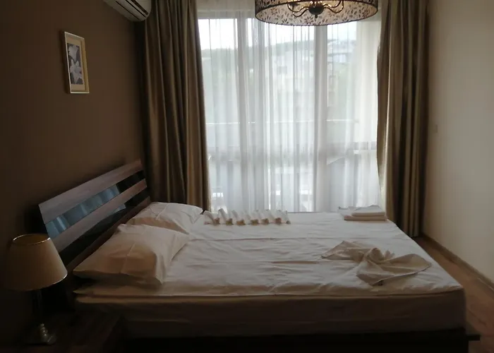 Golden Line Golden Sands