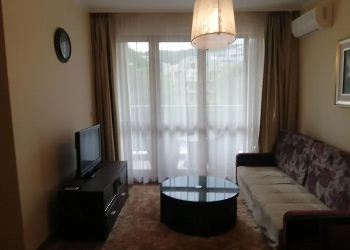 Golden Line Aparthotel